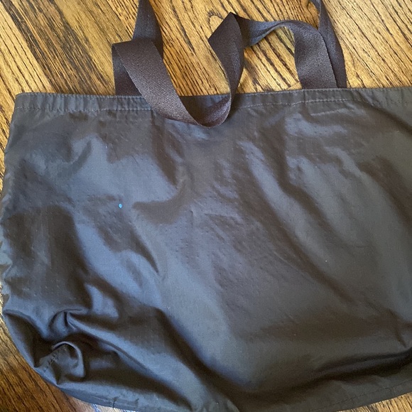 LESPORTSAC Flower 🌸 Power duffle and tote bag - multi color (set of 2) - Picture 10 of 10